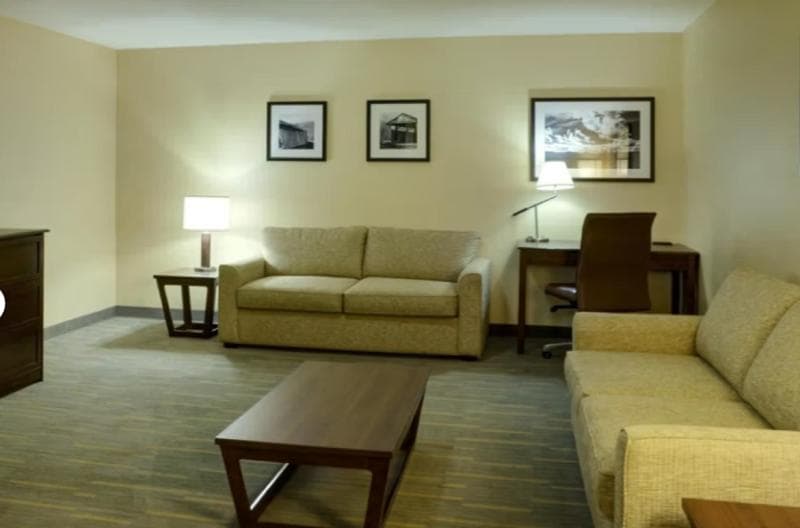 Holiday Inn Lethbridge 4