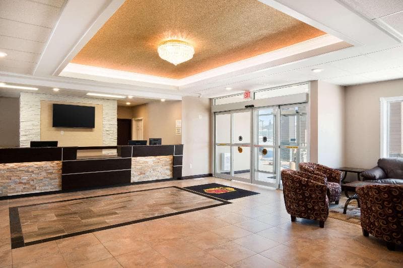Super 8 By Wyndham Regina 4