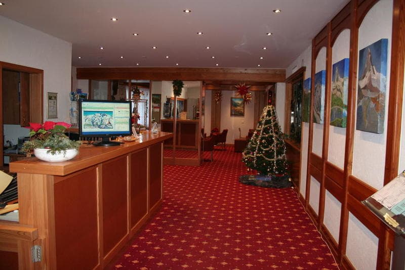 Typically Swiss Hotel Täscherhof 4