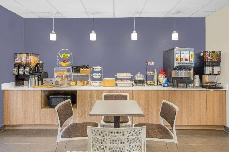 Microtel Inn & Suites By Wyndham Bentonville 4