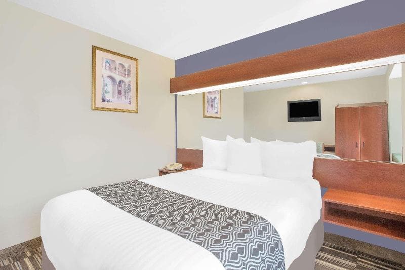 Microtel Inn & Suites By Wyndham Bentonville 2