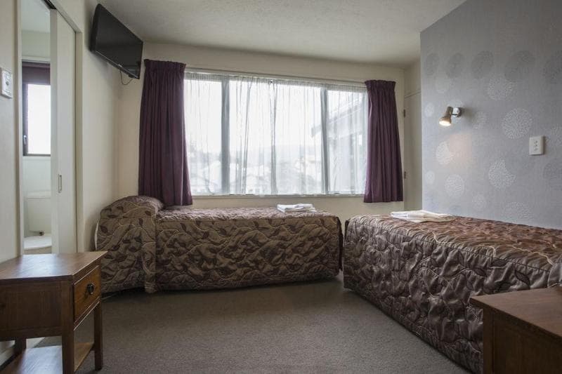 Commodore Motels 3
