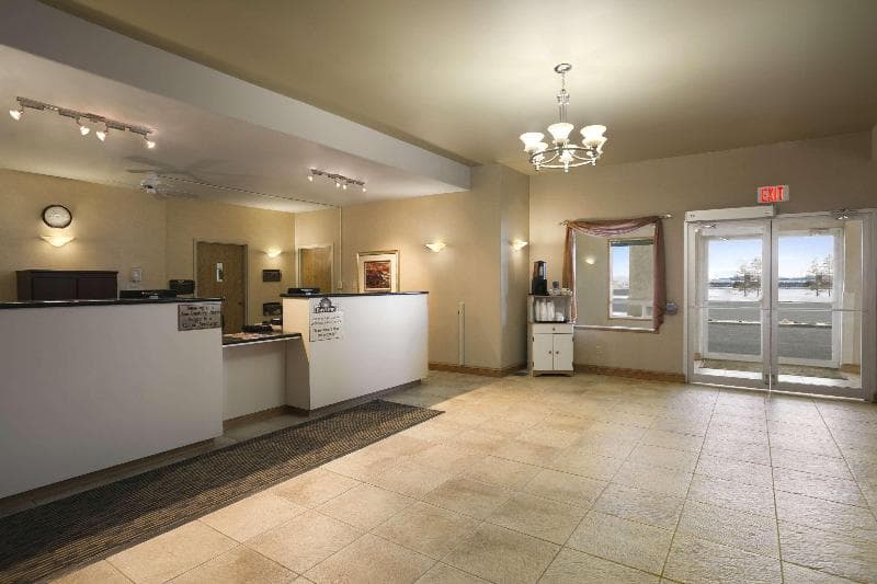 Days Inn By Wyndham Moose Jaw 5