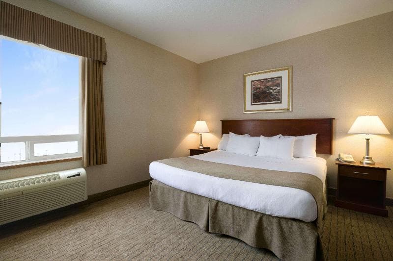 Days Inn By Wyndham Moose Jaw 4