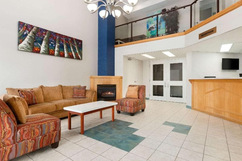 Travelodge By Wyndham Windsor 4