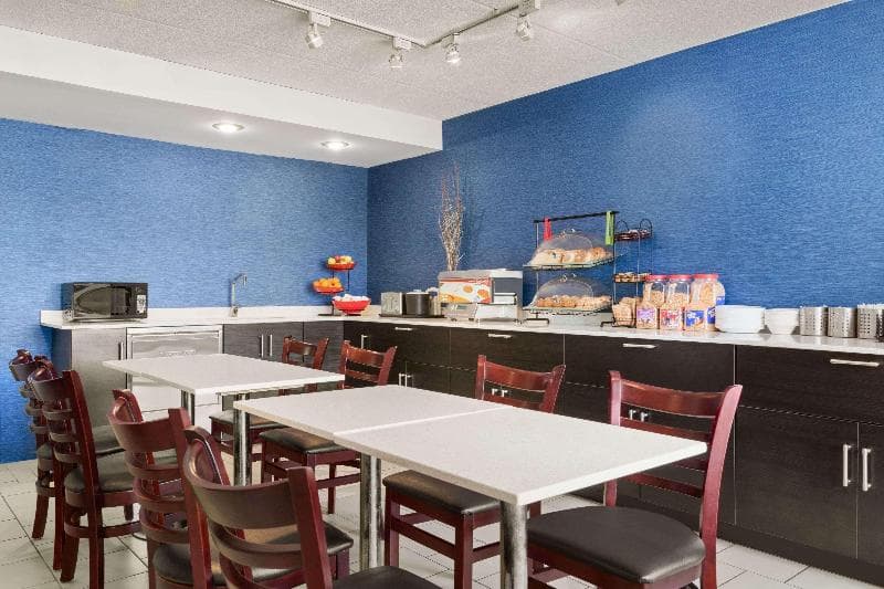 Travelodge By Wyndham Windsor photo 1