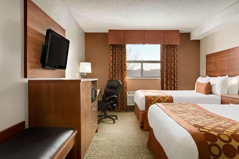 Travelodge By Wyndham Windsor 3