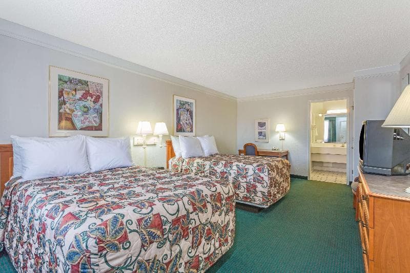 Days Inn by Wyndham Richmond/South 4