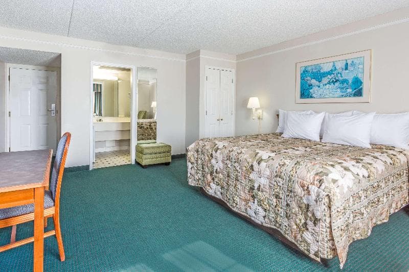 Days Inn by Wyndham Richmond/South 3