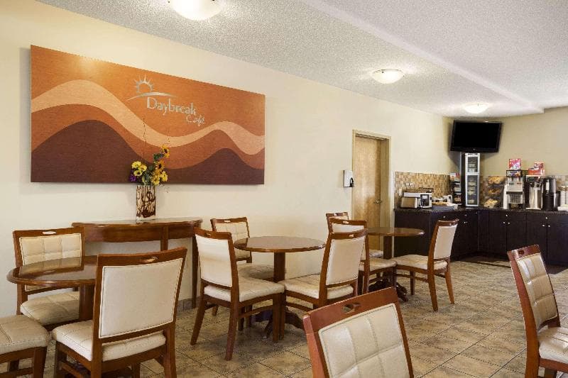 Days Inn By Wyndham Bonnyville 3