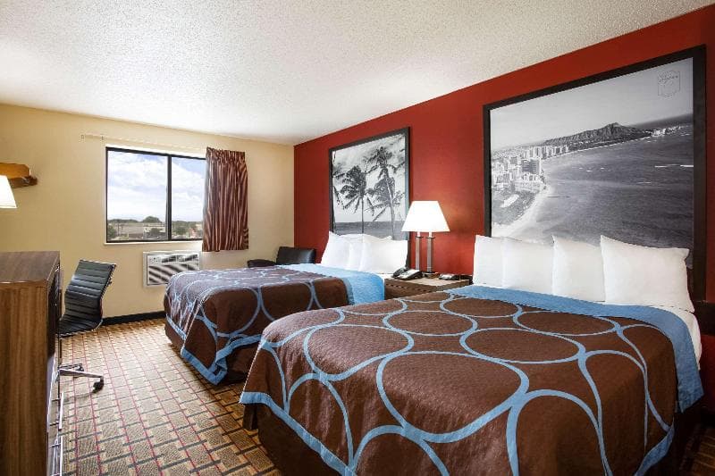 Super 8 by Wyndham Chester/Richmond Area 2