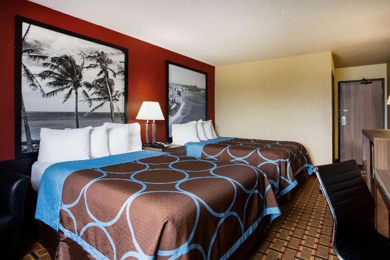 Super 8 by Wyndham Chester/Richmond Area 4
