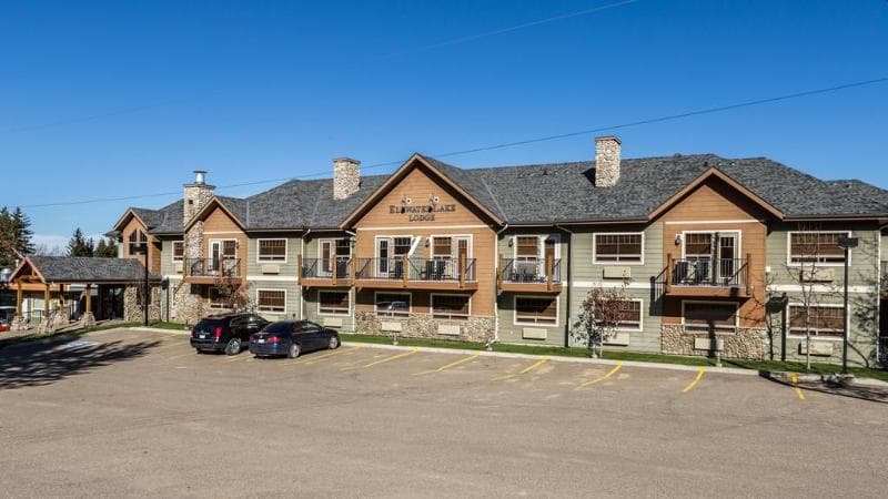 Elkwater Lake Lodge and Resort main