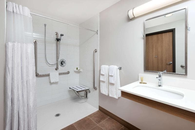 Microtel Inn & Suites by Wyndham Sudbury 3