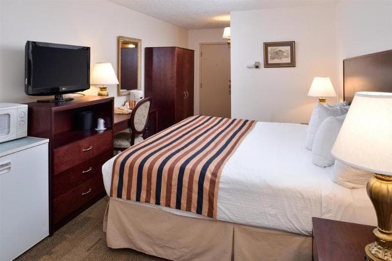 The Downtown, A Coast Hotel 5