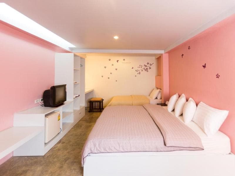 Dozy House (Adults Only) main