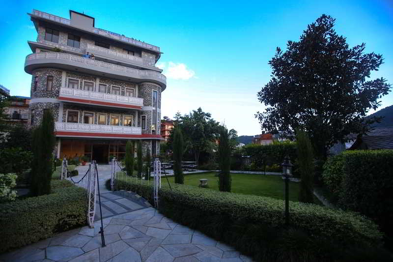 Hotel Peninsula main