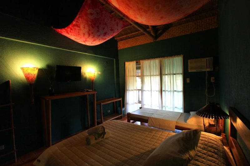 Hannah Hotel 3