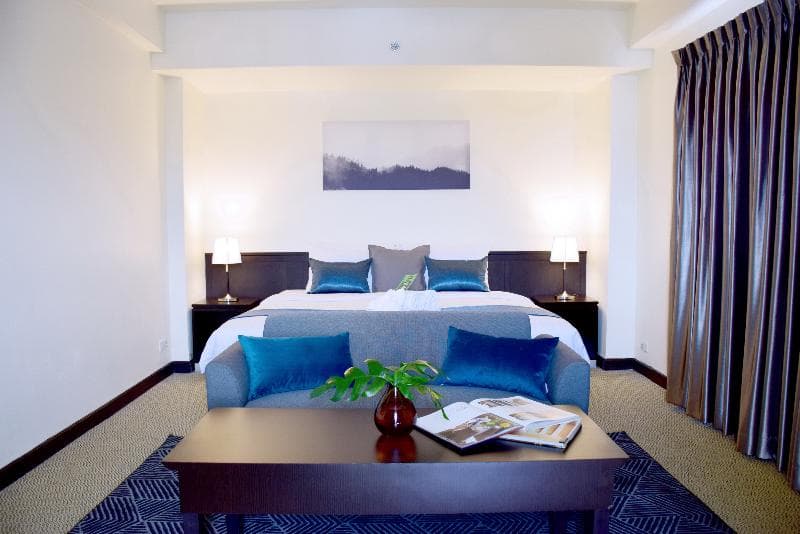 The Color Living 3
