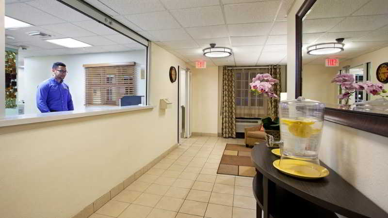Sonesta Simply Suites Miami Airport 5