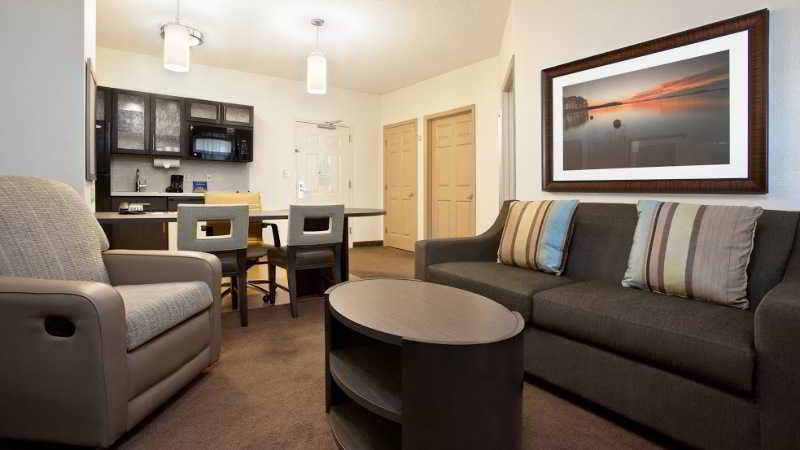 Sonesta Simply Suites Miami Airport 4