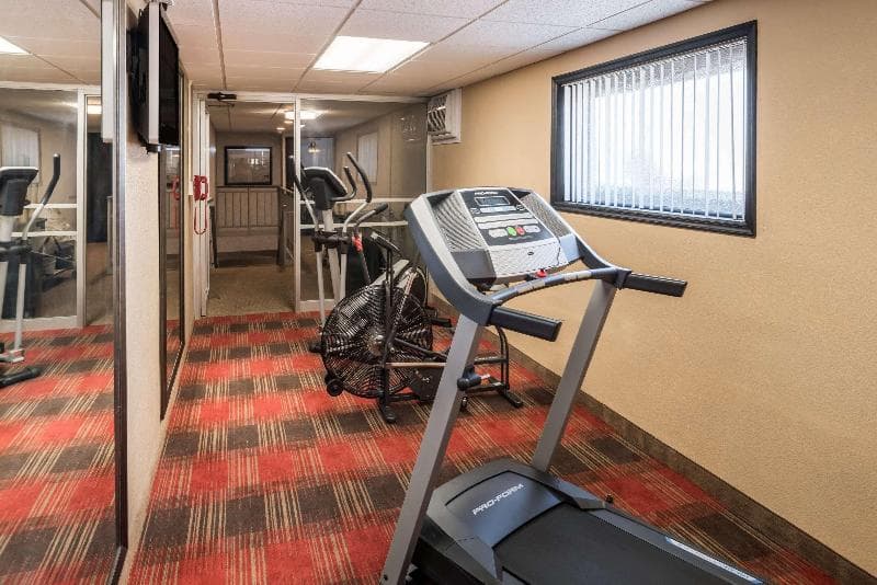 Ramada by Wyndham Grand Forks 2