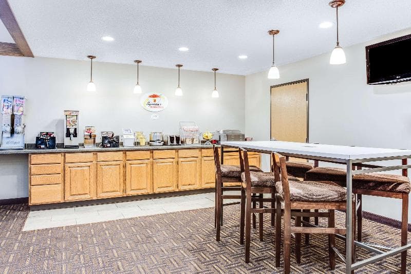 Super 8 By Wyndham Green Bay Near Stadium 5