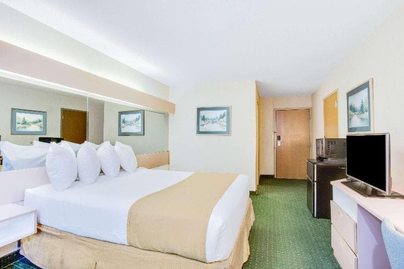 Microtel Inn & Suites By Wyndham Greensboro 3