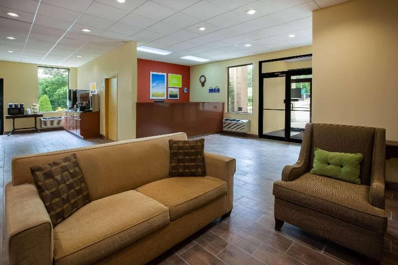 Days Inn by Wyndham Donegal 4