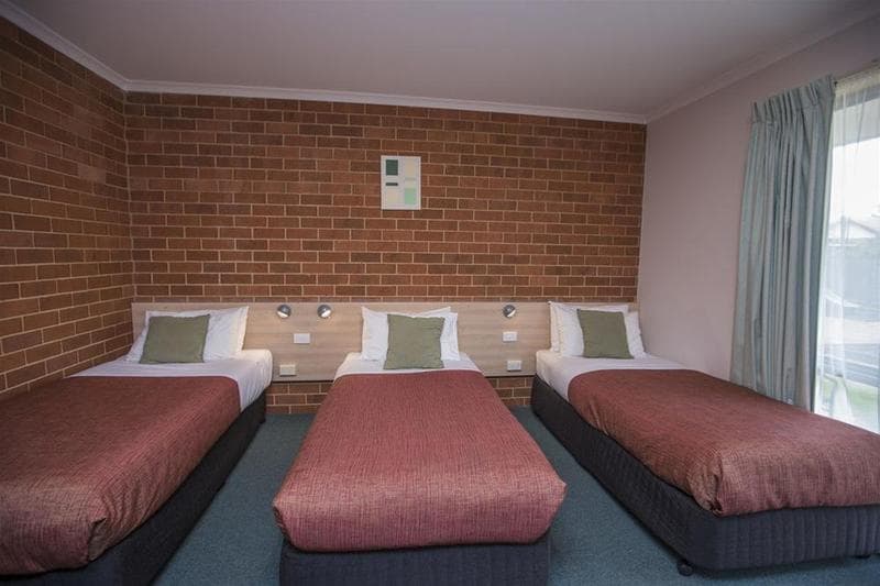 Rose Garden Motel 3