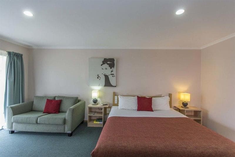 Rose Garden Motel 4