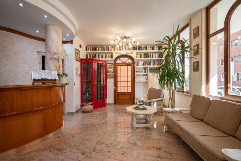 Lola Piccolo Hotel 4