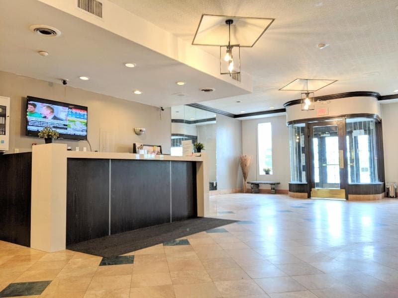 Royal Inn And Suites photo 1