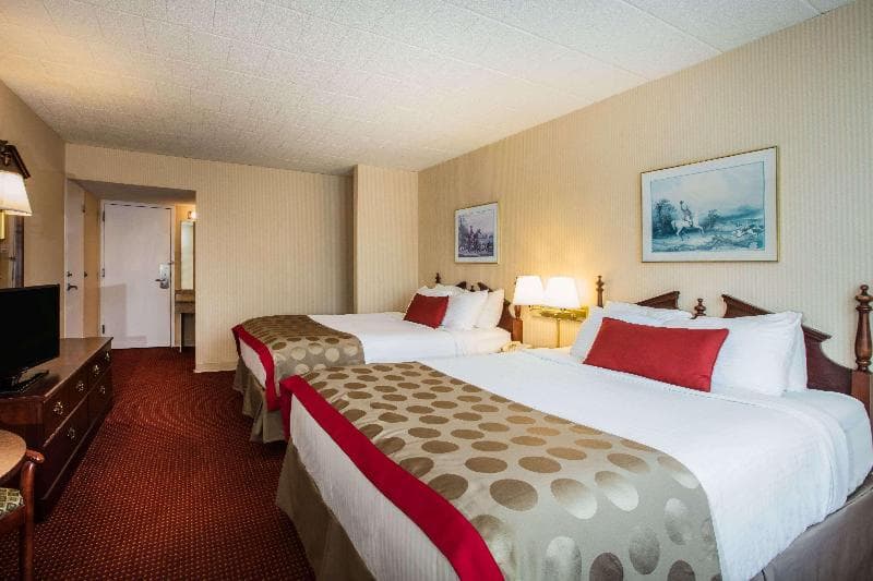 Ramada by Wyndham Ligonier 2