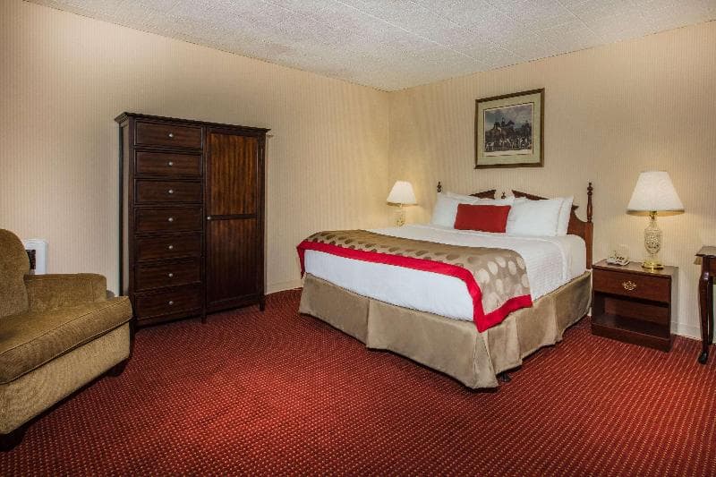 Ramada by Wyndham Ligonier 5