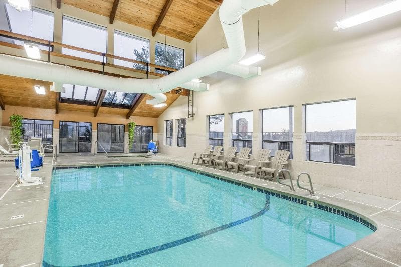 Super 8 by Wyndham Grants Pass 4