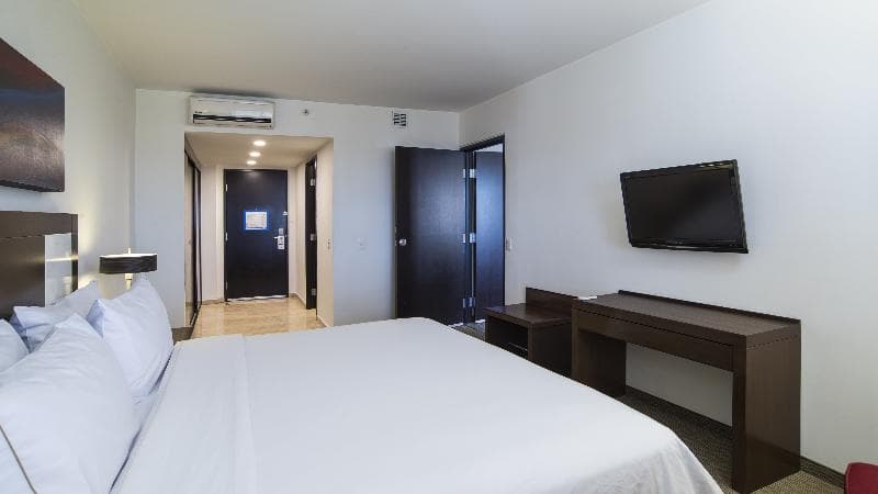 Holiday Inn Guadalajara Patria Universidad photo 1