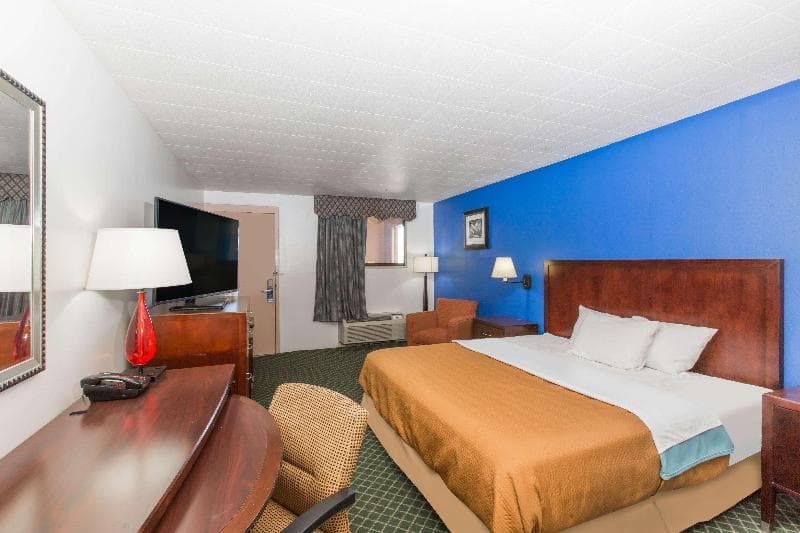 Travelodge by Wyndham Great Bend photo 1