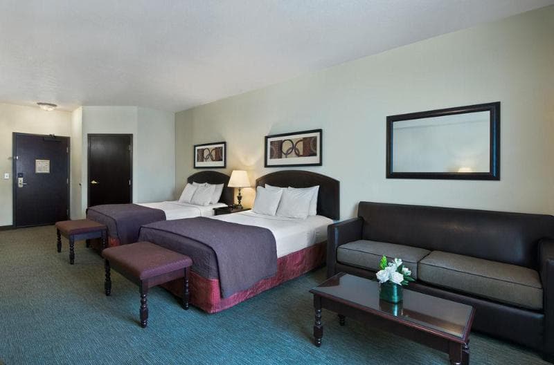 Oxford Suites Spokane Valley photo 1