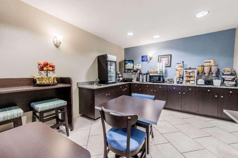 Microtel Inn & Suites By Wyndham Georgetown 5