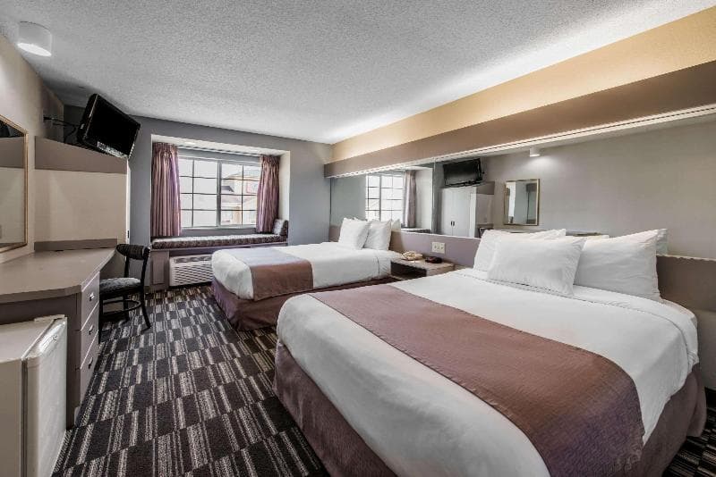 Microtel Inn & Suites By Wyndham Georgetown 4