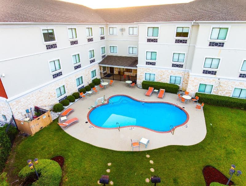 Holiday Inn Express & Suites Greenville 1