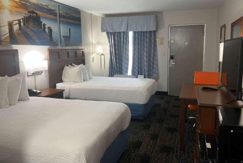 Days Inn by Wyndham Greenville photo 1