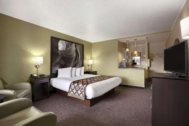 Super 8 By Wyndham Nau/Downtown Conference Center 3