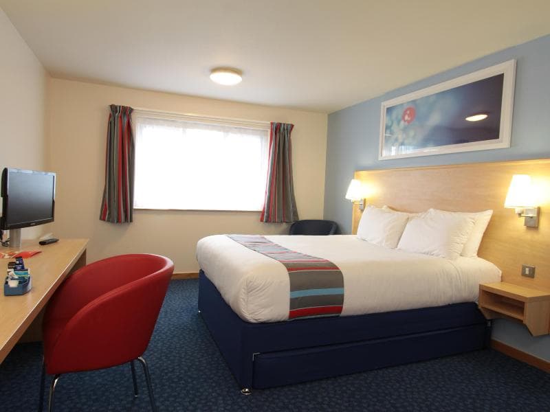 Travelodge Guildford 4
