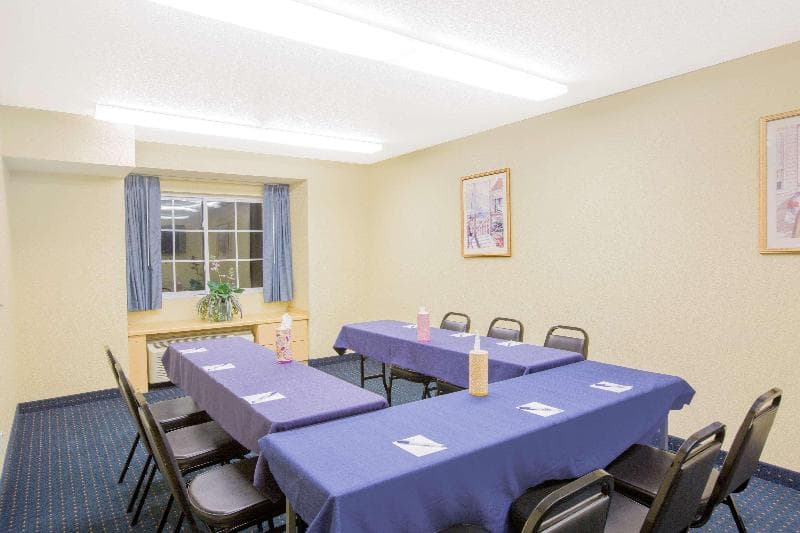 Microtel Inn & Suites by Wyndham Albertville photo 1