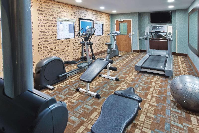La Quinta Inn & Suites Columbus – Grove City 2