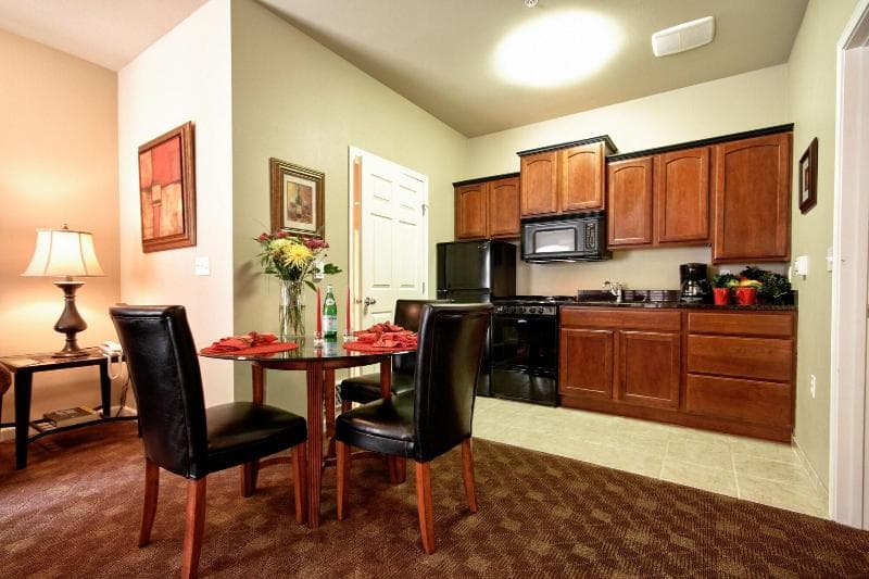 Stratford Suites 4