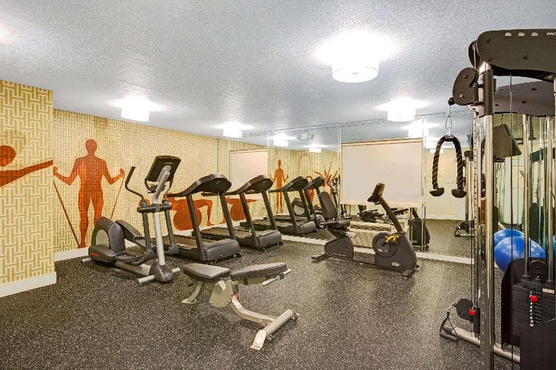 Mainstay Suites Greensboro 4