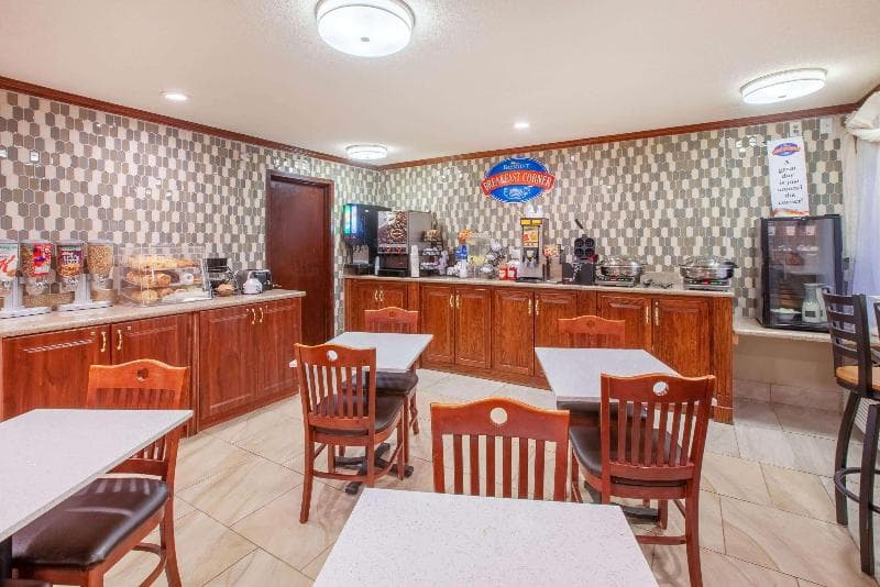 Baymont by Wyndham Grand Rapids Airport 2